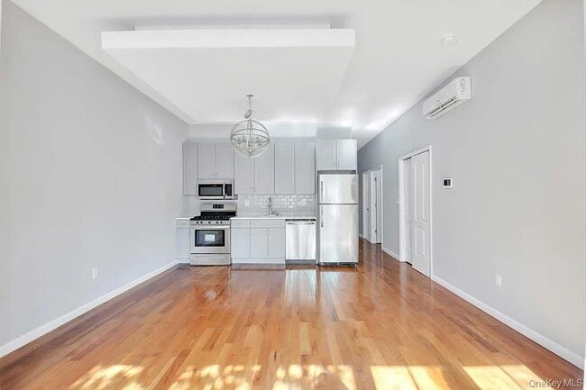 Building Photo - 51 Van Siclen Ave