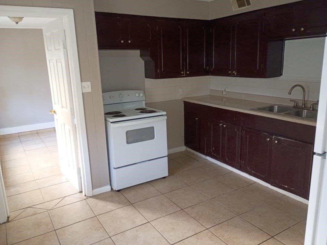 Building Photo - 2702 Houston Ave