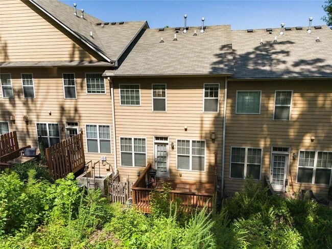 Building Photo - 1798 Oak Brook Ln NW