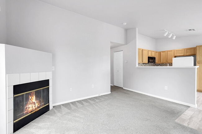 Building Photo - 8475 Pebble Creek Way