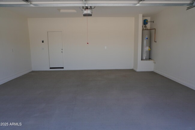 Building Photo - 627 N Crowned Dove Trail