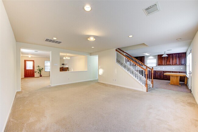 Building Photo - 15326 Mission Oak Dr