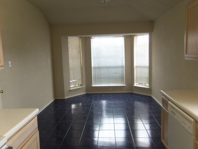 Building Photo - 2414 Tracey Ann Ln