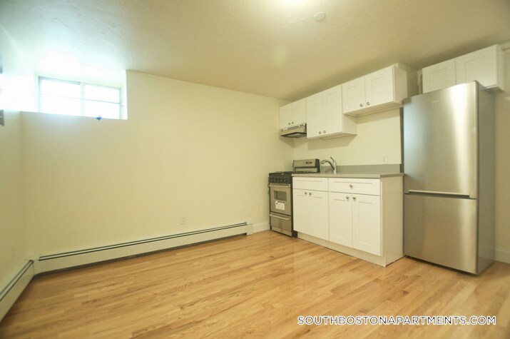 Building Photo - 501 E Broadway