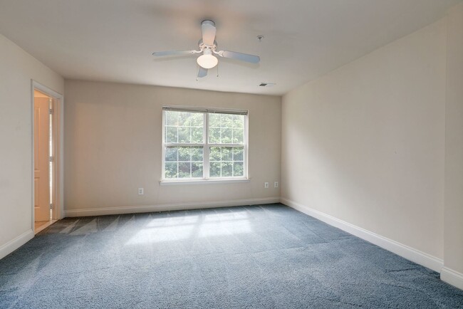 Building Photo - 3 Bed 3.5 Bath - Silver Spring Townhouse -...