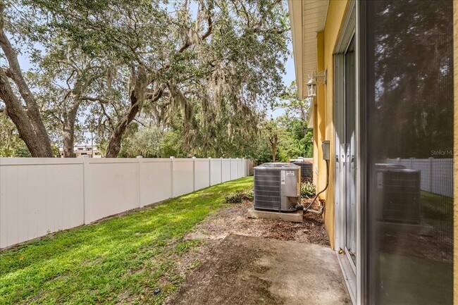 Building Photo - 2018 Royal Vista Ct