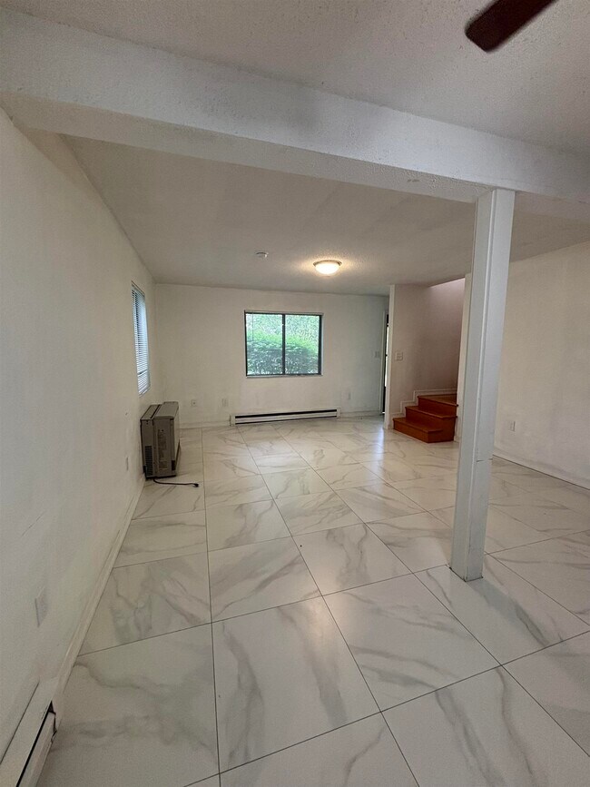 Building Photo - 7 Swiftwater Dr