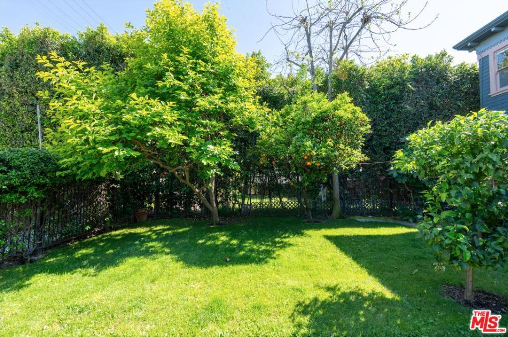 Building Photo - 2938 1/2 S La Salle Ave