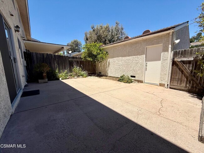 Building Photo - 14855 Campus Park Dr