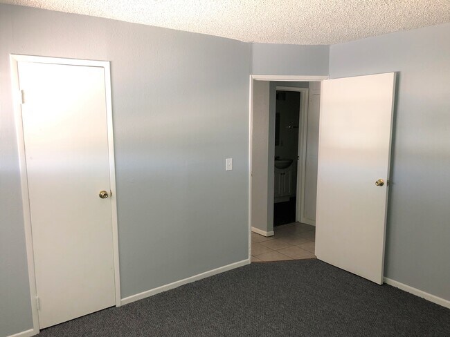 Building Photo - 1329 Oahu St