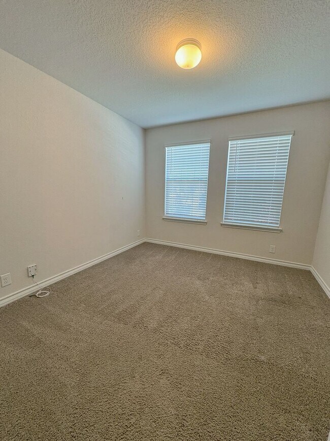 Building Photo - 13522 Whisper Bnd