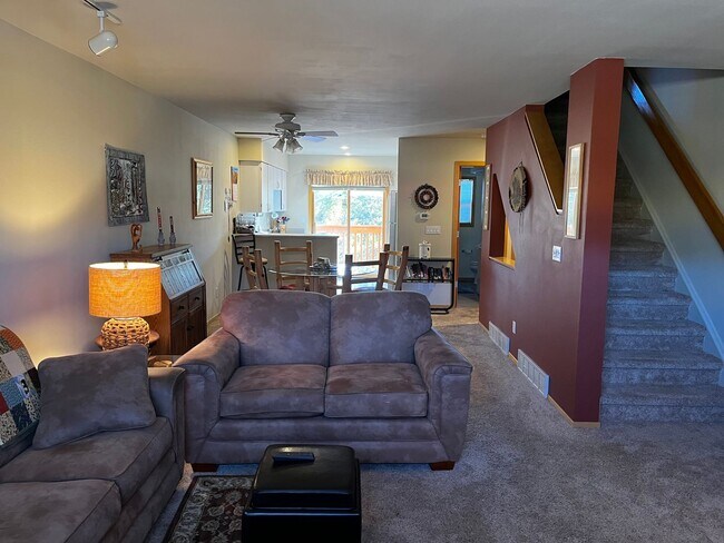 Building Photo - Long Term Rental- Lagoon Townhomes 737D
