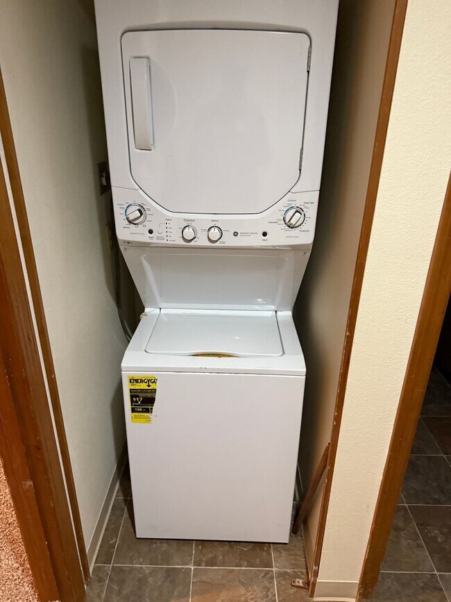 Building Photo - SW Karla Ct.