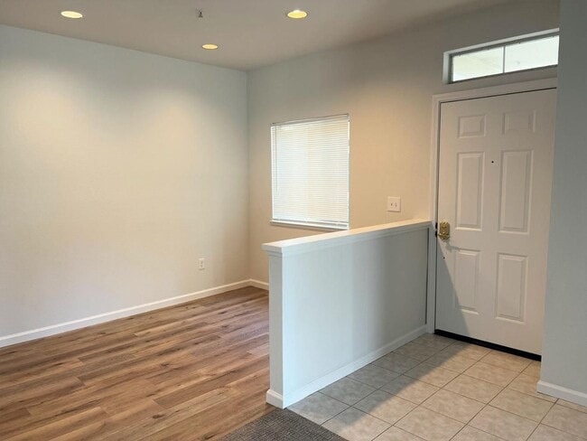 Building Photo - Spacious 2BR/2BA Redwood Shores Condo with Balcony, Natural Light & Garage Parking