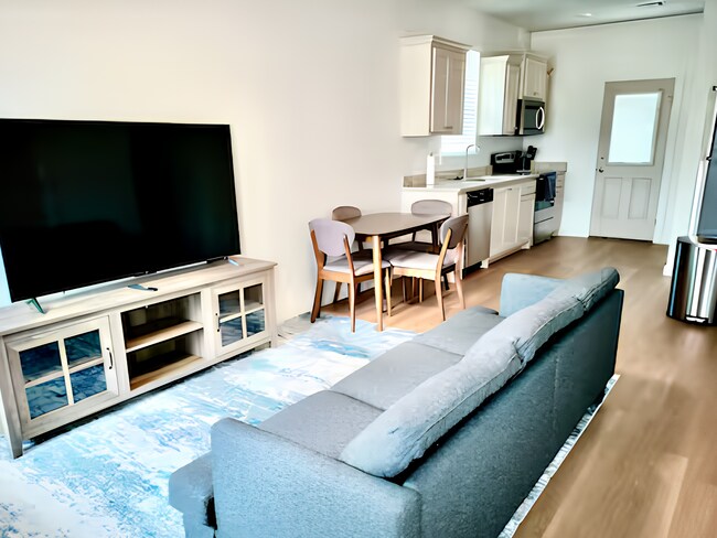 Building Photo - Stunning 2-Bedroom Home with Modern Finishes in Lawton