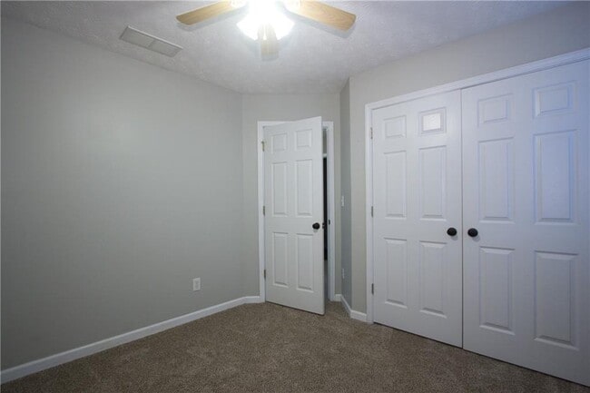 Building Photo - 413 Vista Way