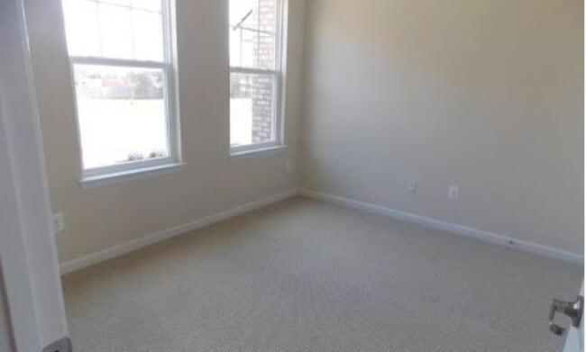 Building Photo - 44041 Eastgate View Drive