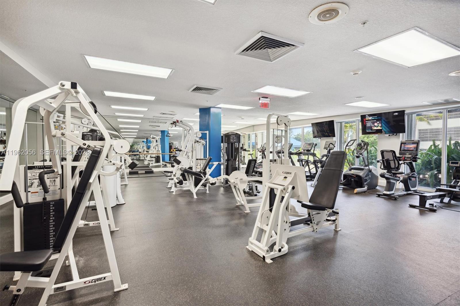 Building Photo - 6051 N Ocean Dr