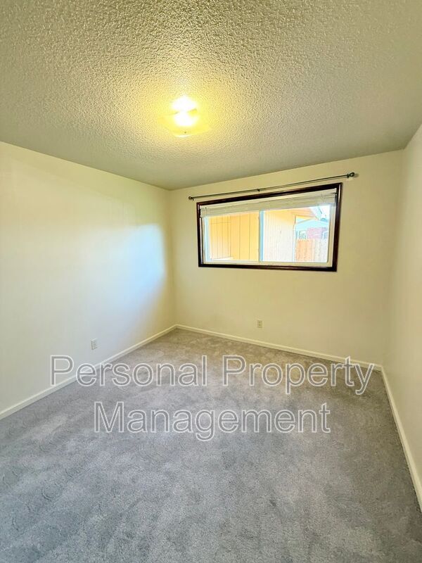 Building Photo - 700 Garrison Terrace