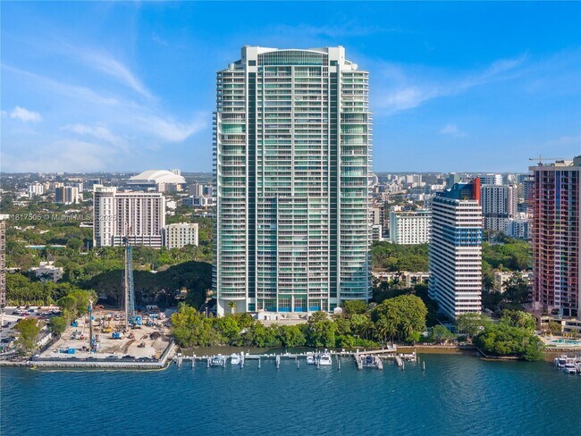 Building Photo - 1643 Brickell Ave