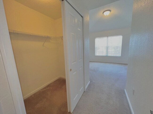 Building Photo - 953 Rock Harbor Ave