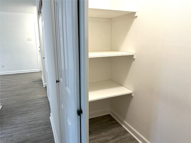 Building Photo - 7571 Hazelcrest Dr