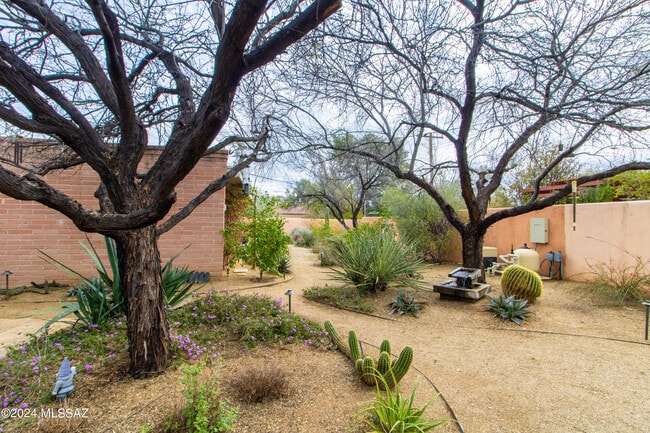 Building Photo - 3752 E Calle Guaymas