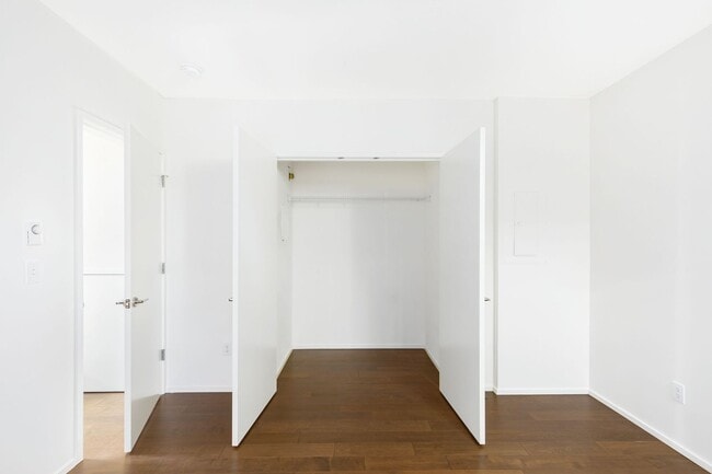 Building Photo - 2 Bedroom 2 Bath Townhome with Rooftop Deck in Crown Hill