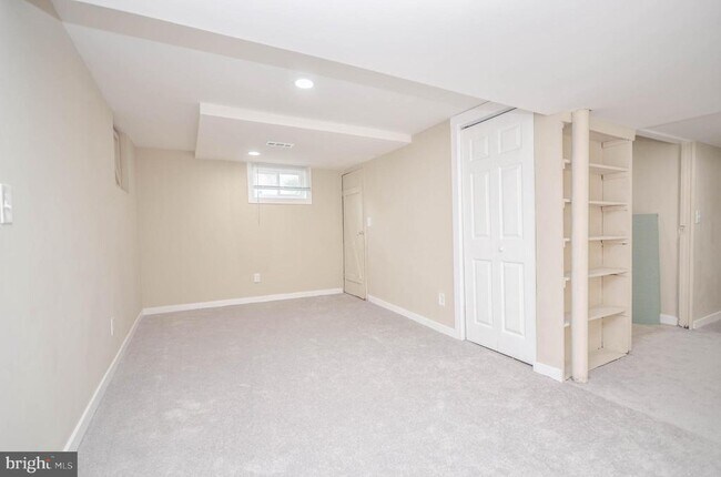 Building Photo - 9107 Lindale Dr