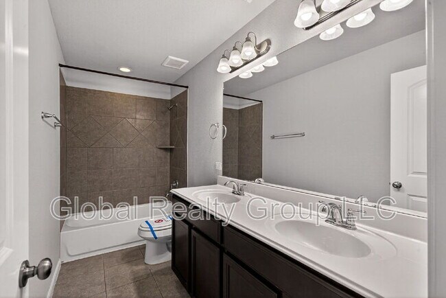 Building Photo - 10426 Rosalina Lp