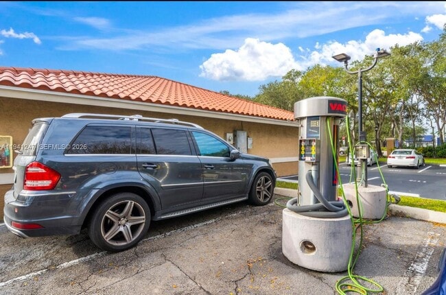 Building Photo - 231 SW 116th Ave