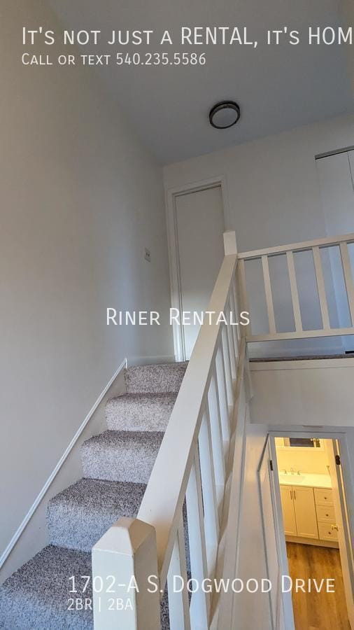 Building Photo - 1702-A S Dogwood Dr