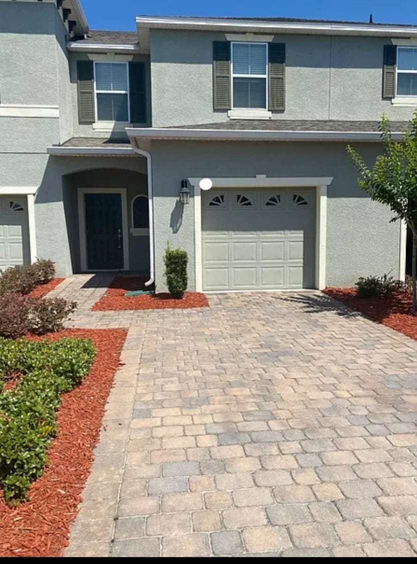 Front - 102 Phillip Scott Dr