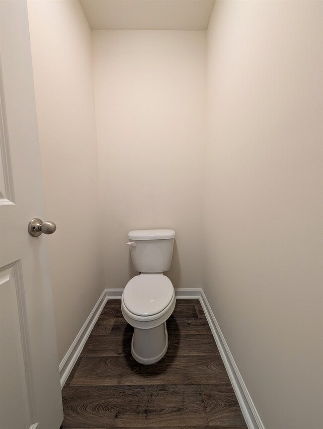 Building Photo - 869 Twickenham Lp