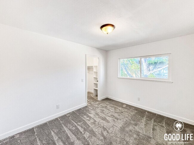Building Photo - Stunning 2BD/2BA Condo in El Cajon W/ A/C, Private Balcony, Updated Kitchen, Coin-Op Laundry, & C...