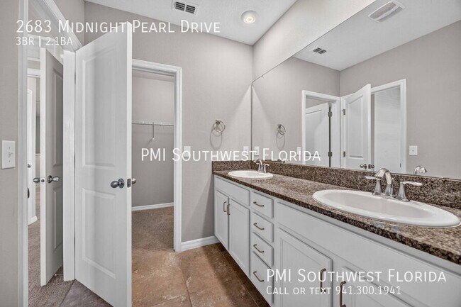 Building Photo - 2683 Midnight Pearl Dr