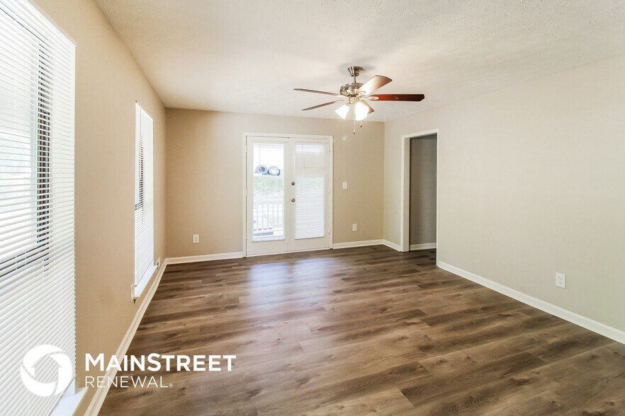 Building Photo - 6231 Willowbrook Dr