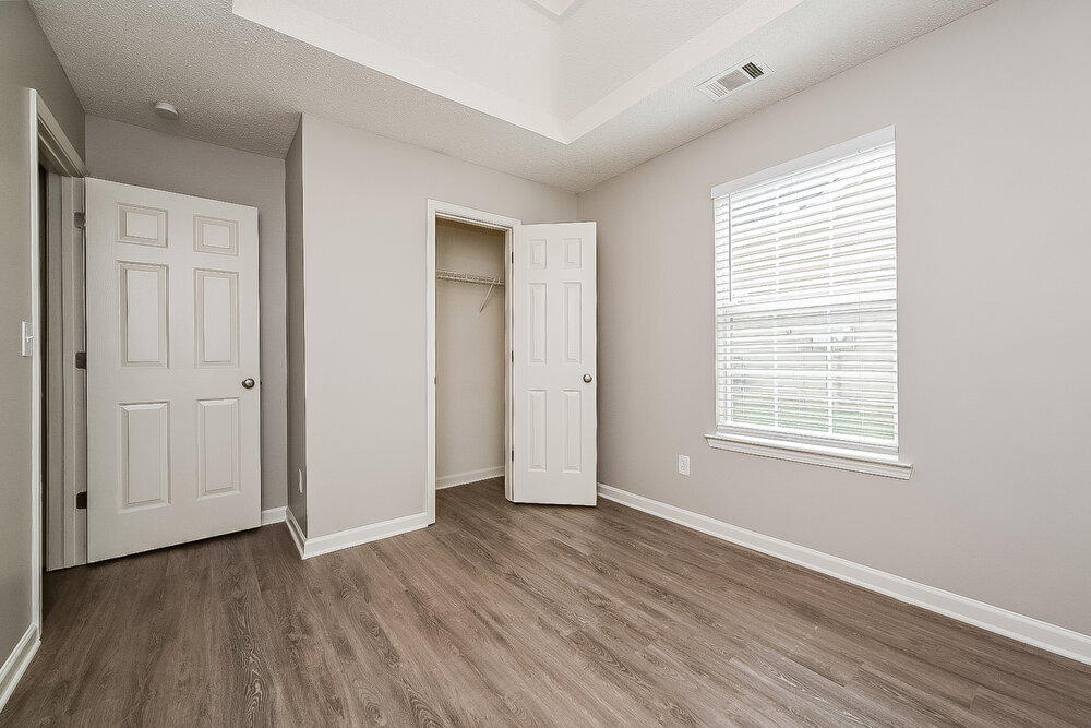 Building Photo - 3057 Dogwood Ave