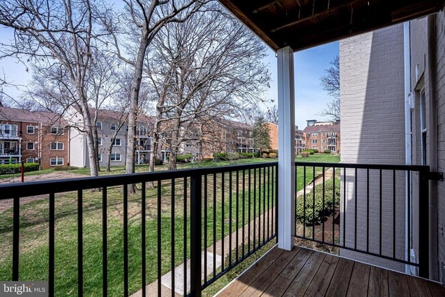 Building Photo - 9479 Fairfax Blvd