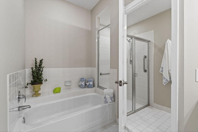 Building Photo - 2074 Mainsail Cir
