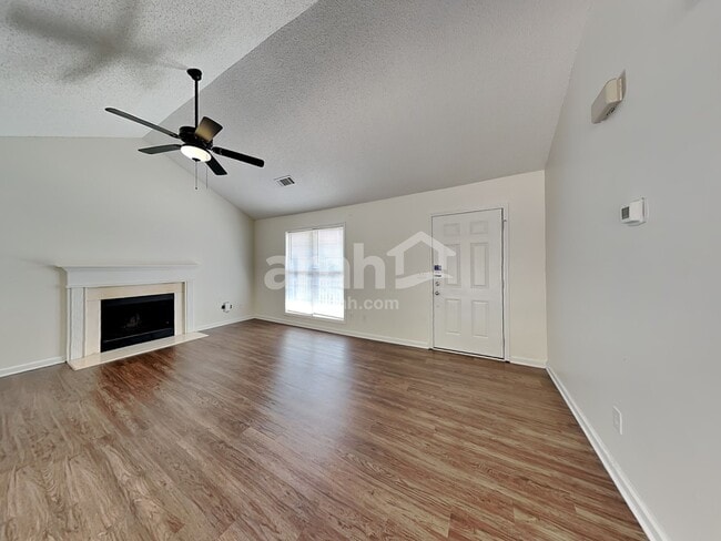 Building Photo - 415 Lokeys Ridge Rd