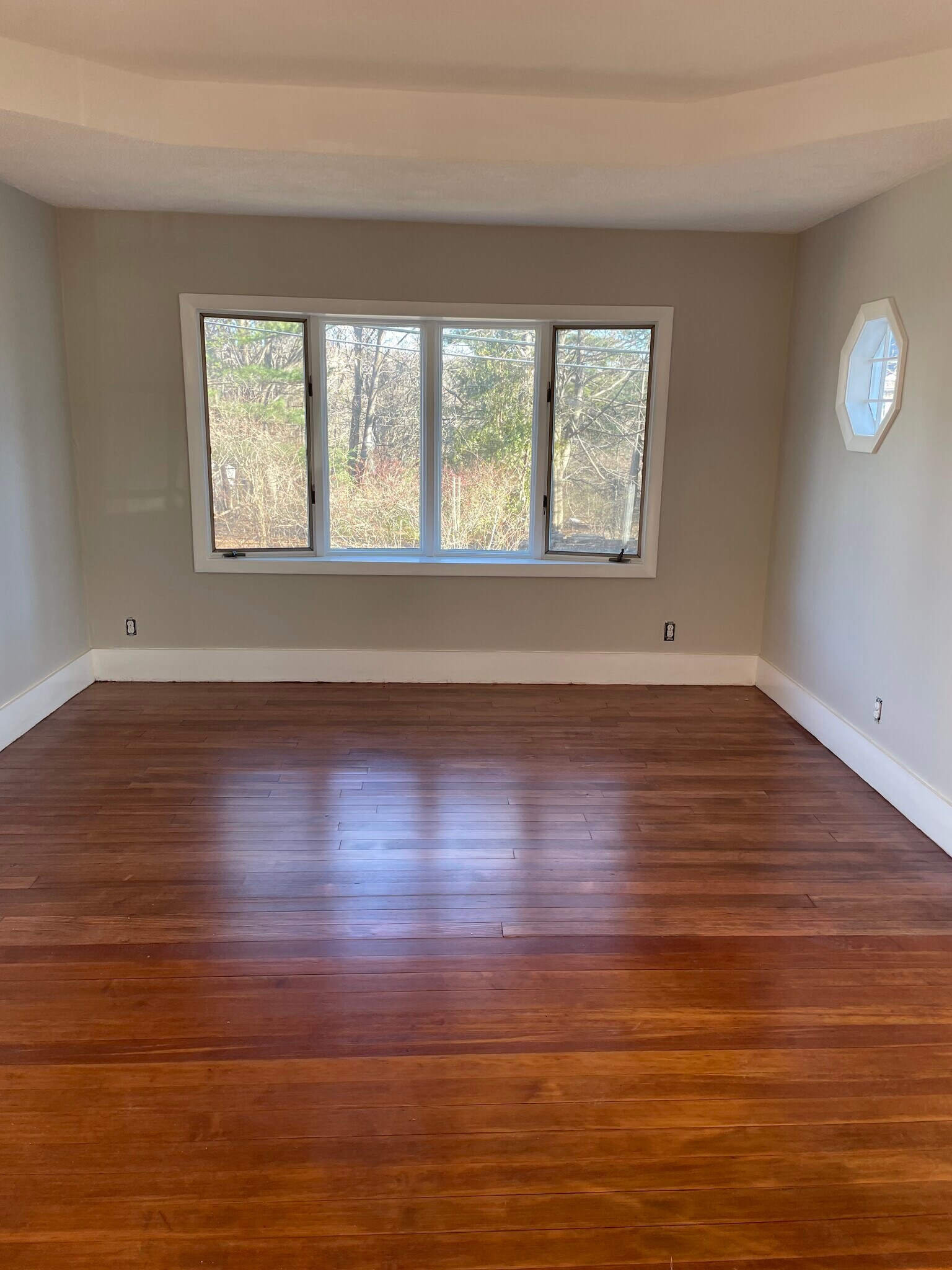 Building Photo - 105 Fox Hill Rd