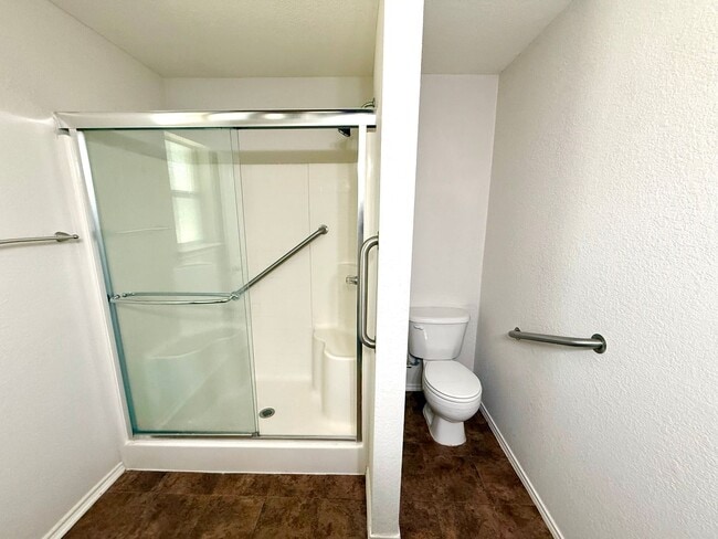 Building Photo - Available Now! Charming Single-Story Home in Waco with Modern Finishes & Spacious Yard