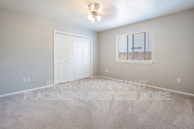 Building Photo - 14237 Carolina St