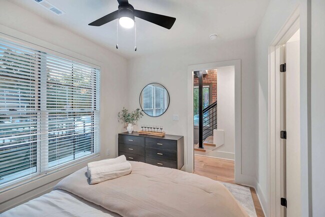 Building Photo - 1701 Portland Ave