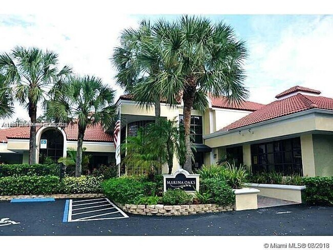 Building Photo - 2550 SW 18th Terrace