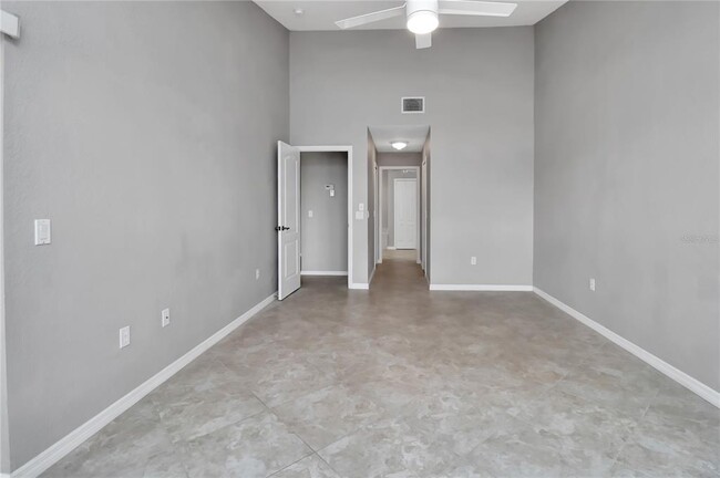 Master Bedroom - 207 Lewis Cir