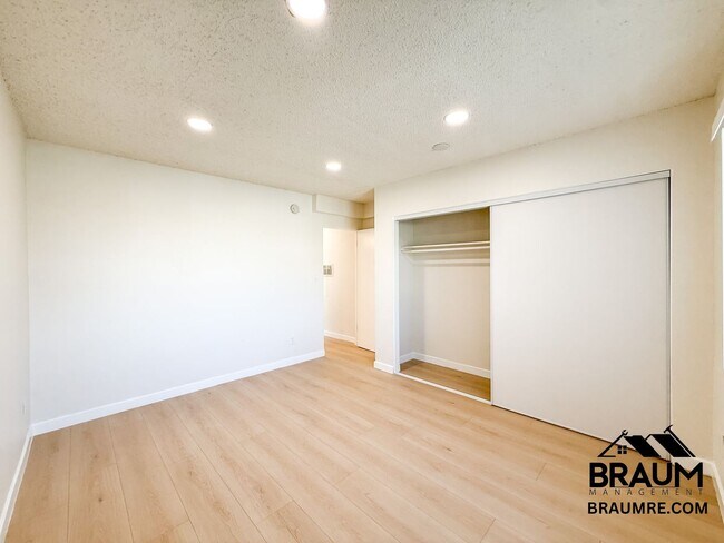 Building Photo - 4636 Laurel Canyon Blvd