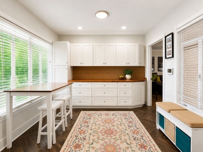 Building Photo - Luxury Terrell Hills Lease with 2025 Remodel, New Salt-Chlorinated Pool & Outdoor Living!  Beauti...