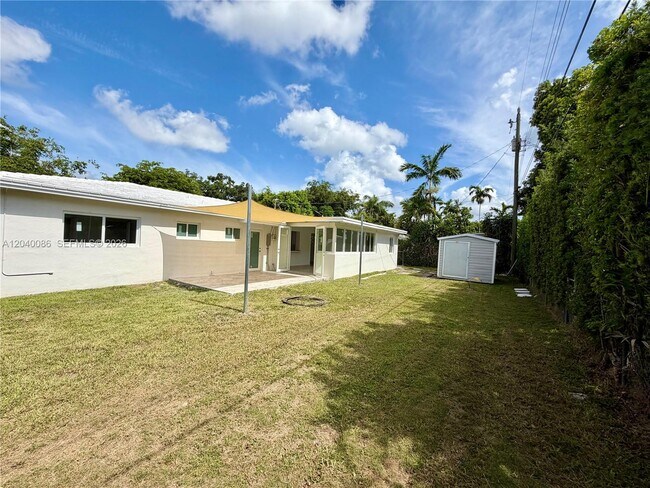 Building Photo - 8235 SW 62nd Pl